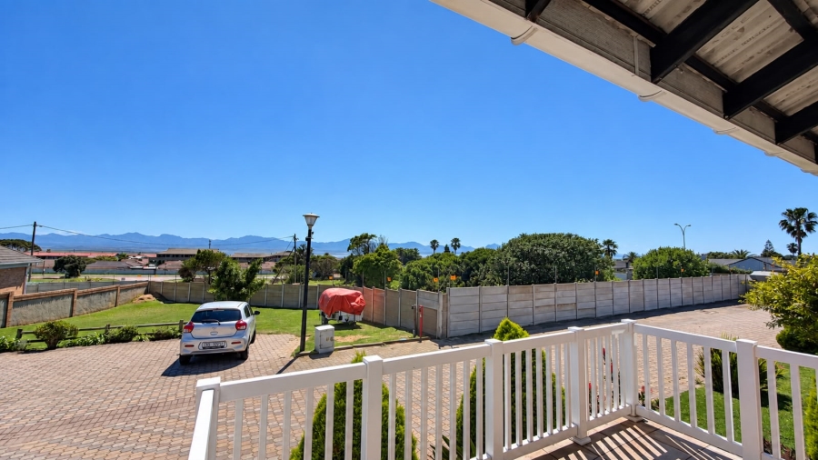 3 Bedroom Property for Sale in Heiderand Western Cape